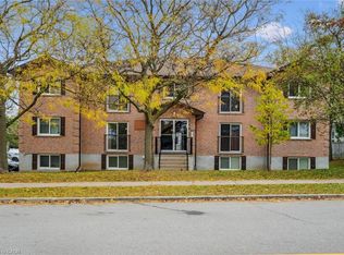 321 Northlake Dr #6, Waterloo, ON N2V1Z1