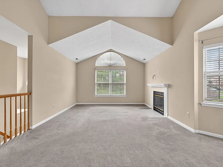 4202 Waltham Ct — Photo 18