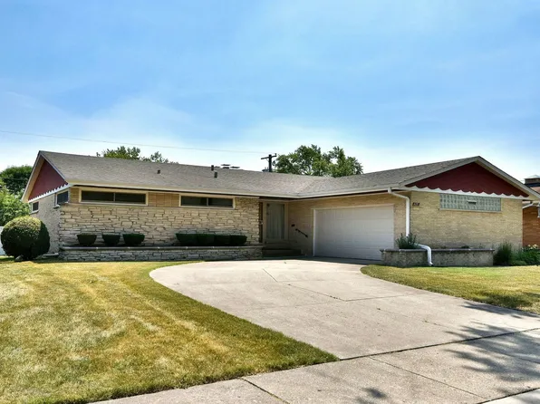 1429 Scotdale Rd, La Grange Park, IL 60526