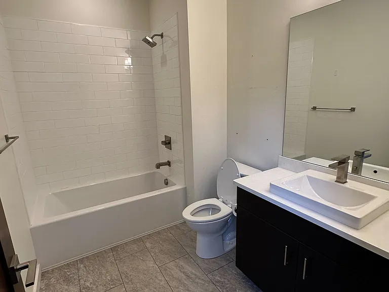 28 A Hickory Loop #28A — Photo 7