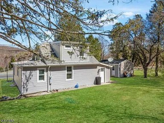 3rd image of 728 Glen Rd