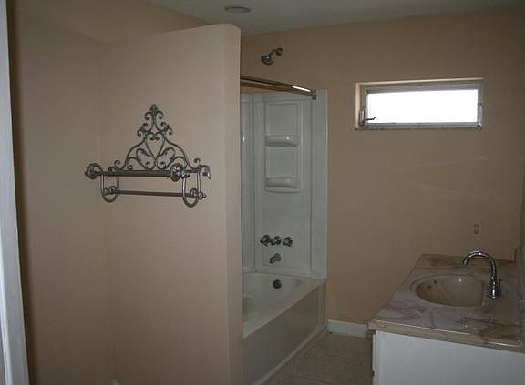 5th image of 4261 NW 43rd St