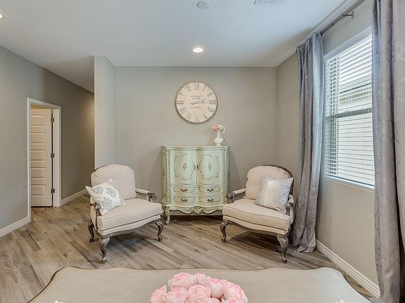 4th image of 6243 W Laurie Ln