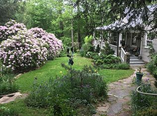 221 Robinhood Rd, Asheville, NC 28804