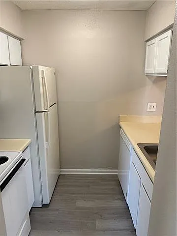 1 bed, 1.0 bath, 800 sqft, $1,200 — Photo 3