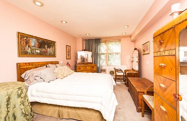 Sold by Re/Max In The City | media 18