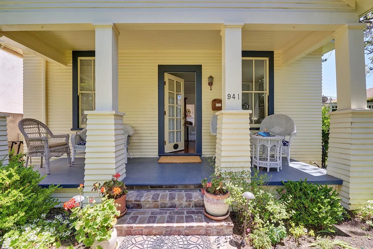Front porch - 941 G Ave