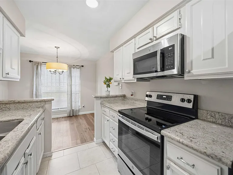 10336 Briar Forest Dr — Photo 5