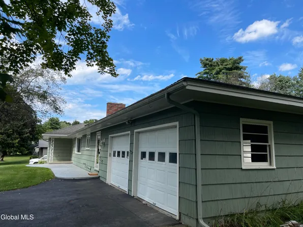 44 Meadowview Road, Queensbury, NY 12804
