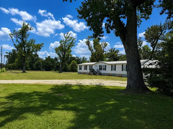 1426 Parish Barn Rd, Iowa, LA 70647