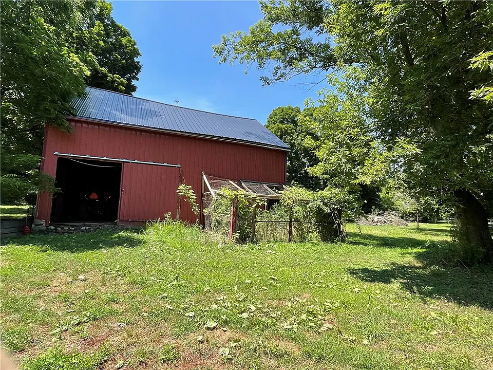42 Bulls Sawmill Rd