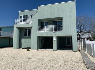 13 W Connecticut Ave, Brant Beach, NJ 08008