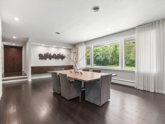4th image of 2830 Hoffman Ln