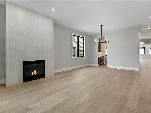 3rd image of 1841 W Newport Ave
