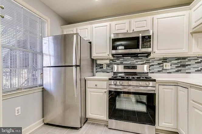 6924 Fairfax Dr #308 — Photo 3