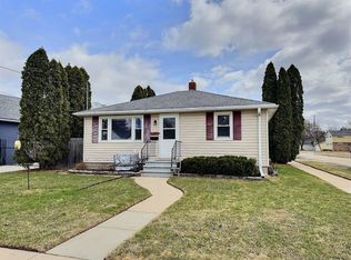 1700 Cedar St, Oshkosh, WI 54901