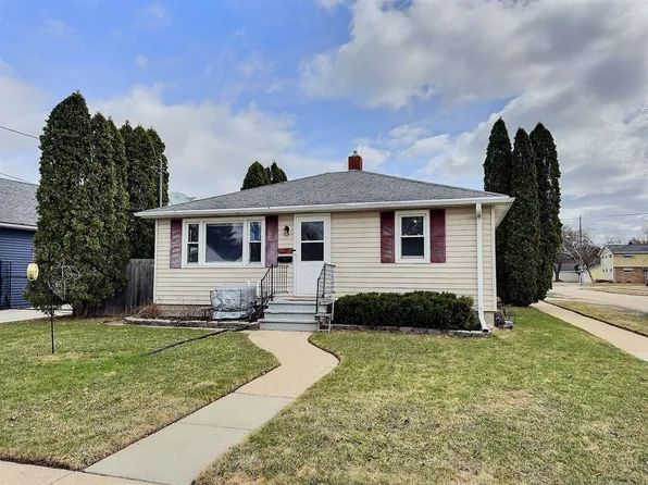 1700 Cedar St, Oshkosh, WI 54901