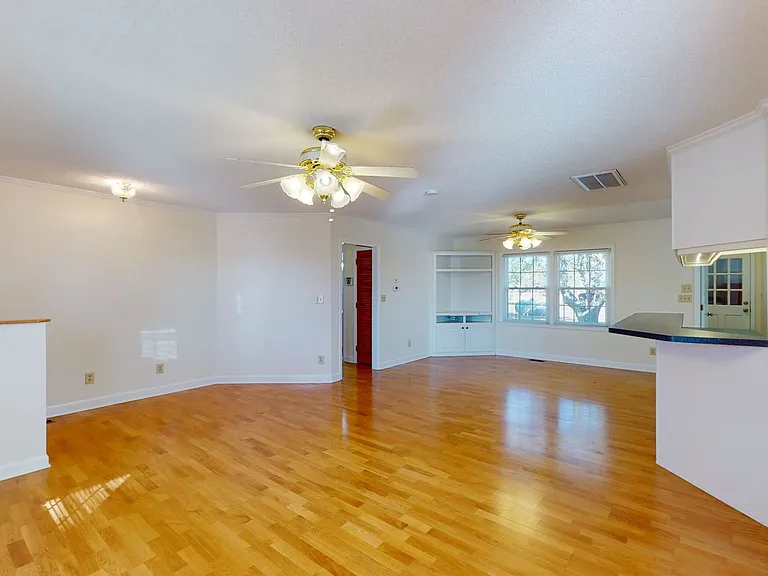 4015 Freedom Way — Photo 23