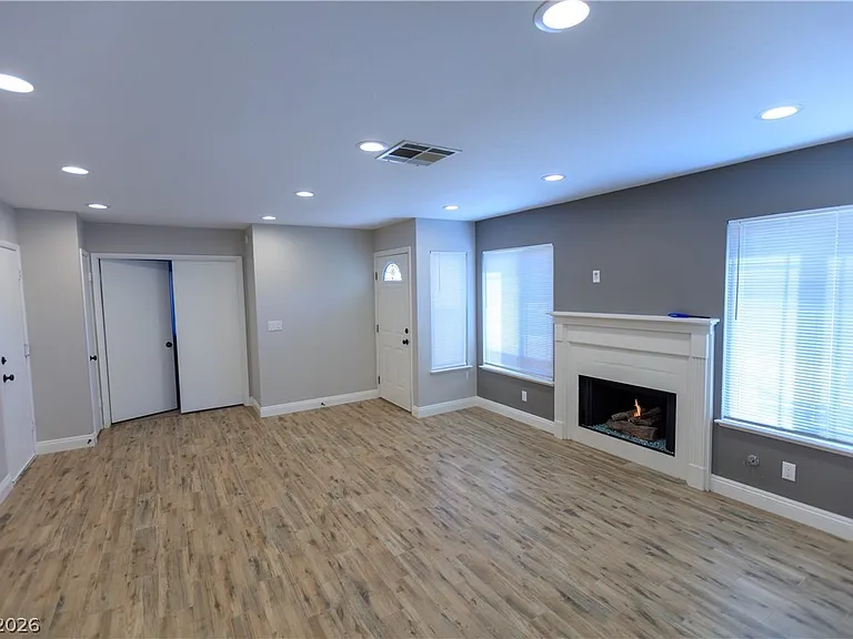363 Tierra St — Photo 27