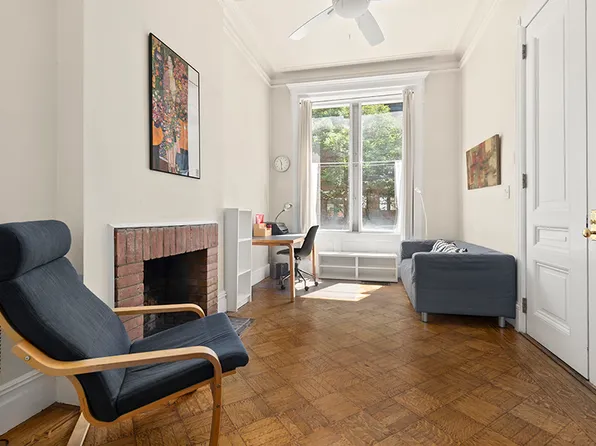 133 Manhattan Avenue image 5 of 20