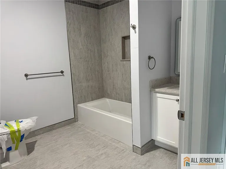 617 Lincoln Blvd #2B — Photo 9