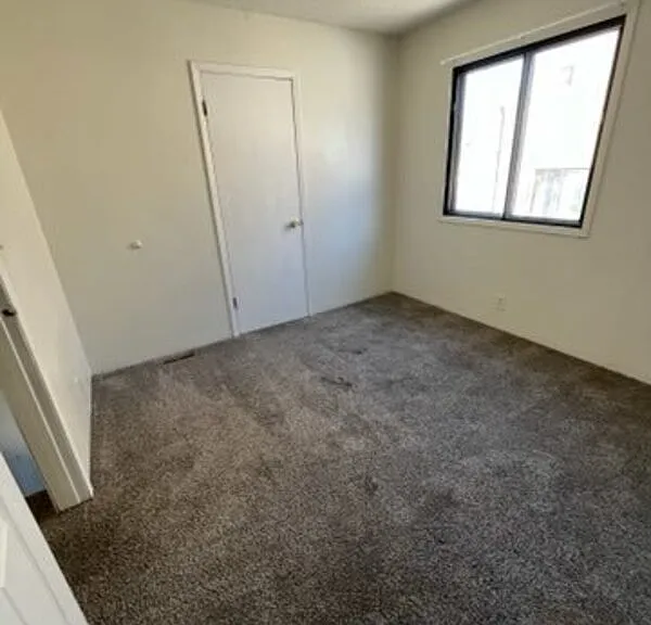 122 McKinley Ave — Photo 37