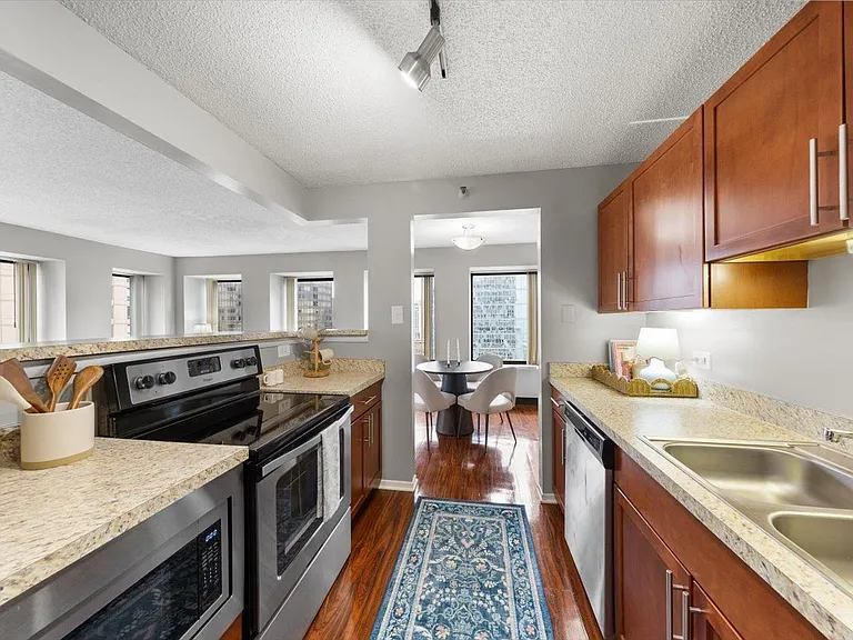 Axis Apartments and Lofts — Photo 24