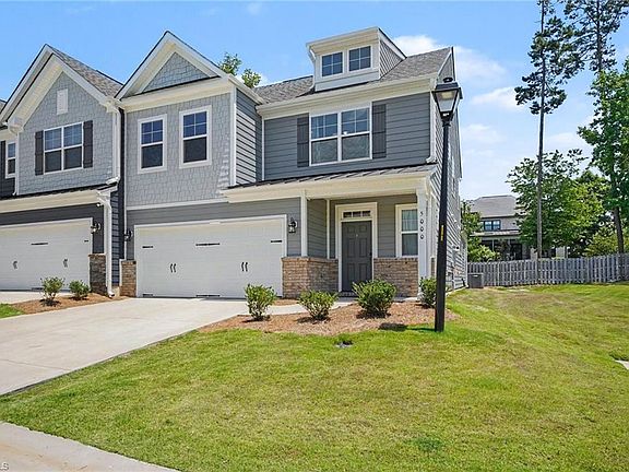 2nd image of 5000 Moonlight Ridge Dr