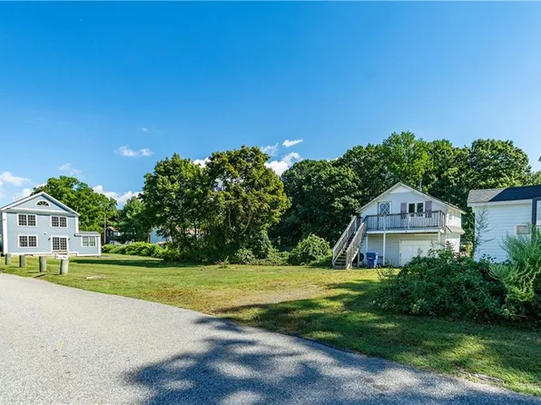 82 Carder Rd, Warwick, RI 02889