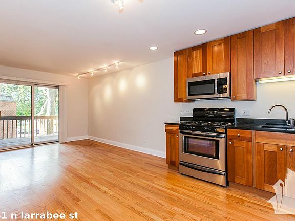 4th image of 2131 N Larrabee St #1424