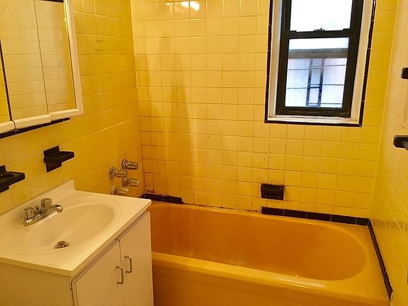 4th image of 8724 115th St APT 3A