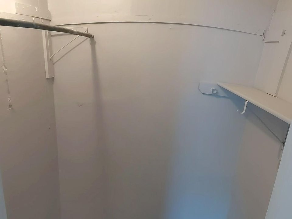 Walk in closet