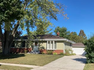 116 S Regis Rd, Saukville, WI 53080