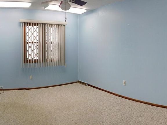 5th image of 4206 Dennis Ln