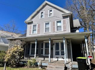 208 N 9th St, Stroudsburg, PA