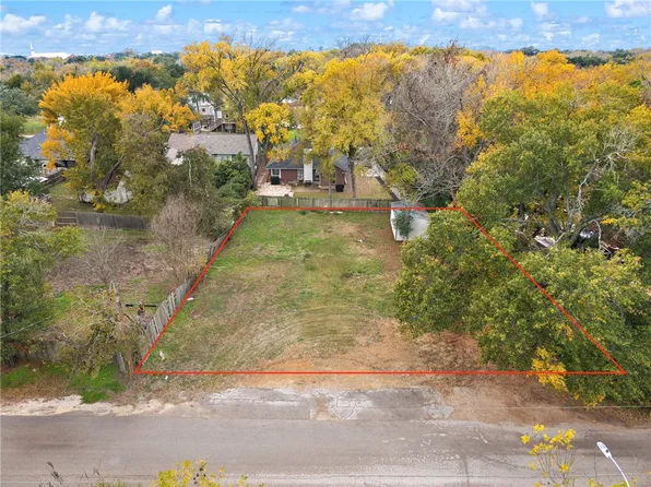 1013 E 26th St, Bryan, TX 77803