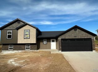 28721 Woodland Heights Dr, Warrenton, MO 63383