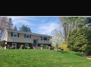 37 Eckerson Ln, Spring Valley, NY 10977