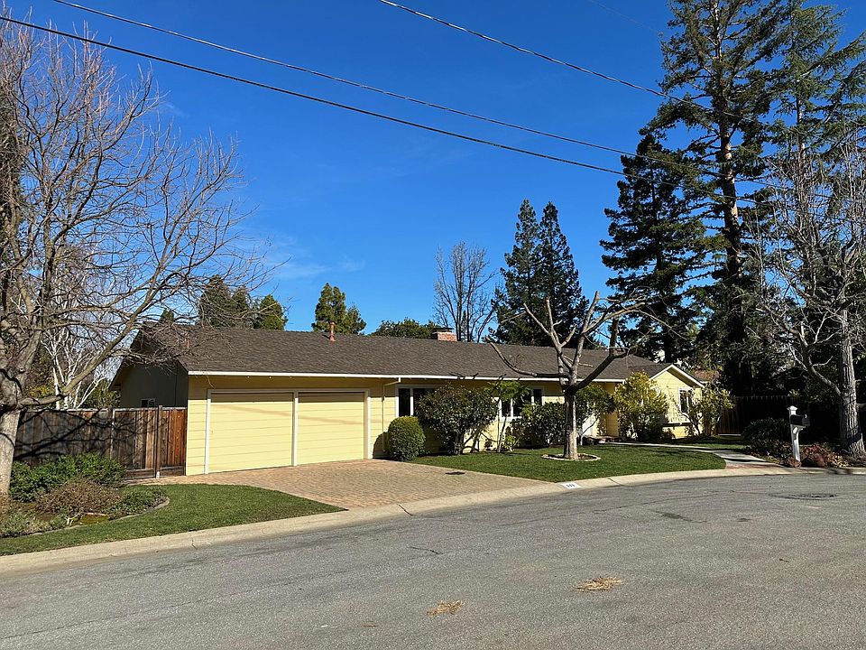 1st image of 141 Catalina Ct