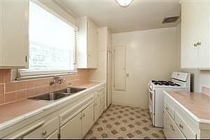 5th image of 4442 Le Park Dr