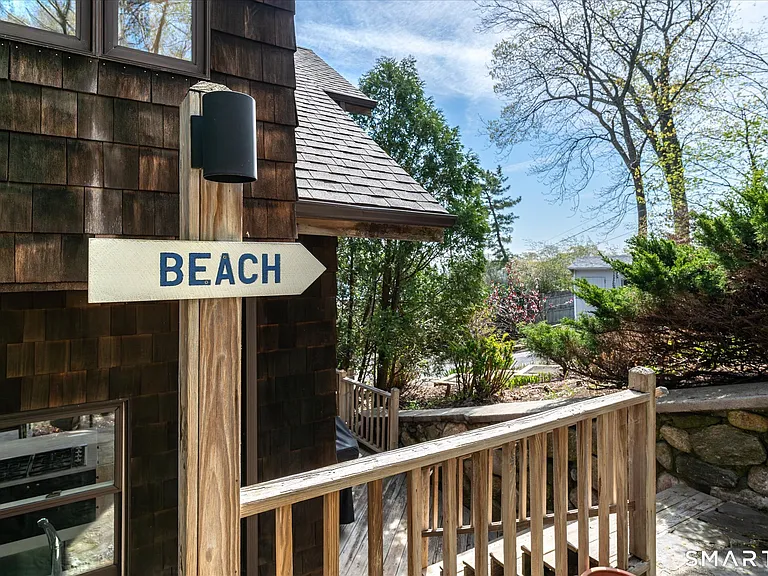64 Ocean Dr E — Photo 28