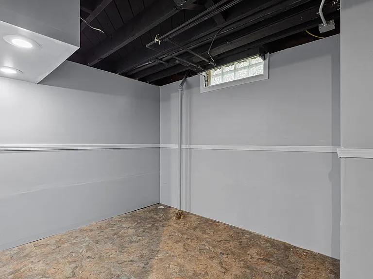 2618 Phillips Ave — Photo 17