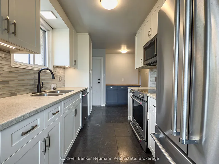 37 Dunhill Cres #UPPER — Photo 3