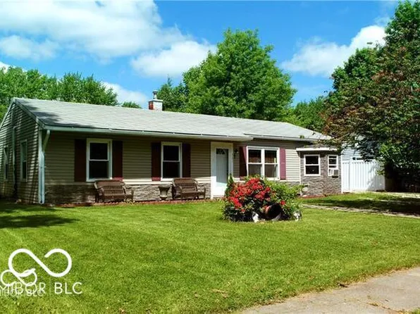 321 Fairlane Dr, Crawfordsville, IN 47933