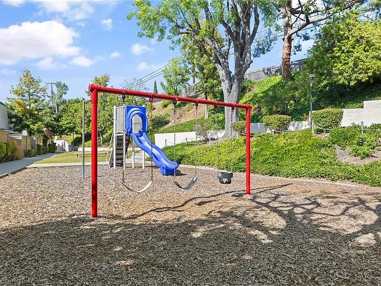 4990 Argyle Dr — Photo 31