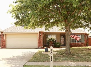 1018 W 120th Ct, Jenks, OK 74037