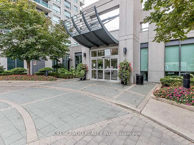 30 Harrison Garden Blvd #902 — Photo 2