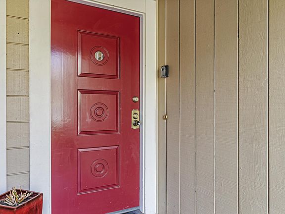 2nd image of 137 New York Ave APT B