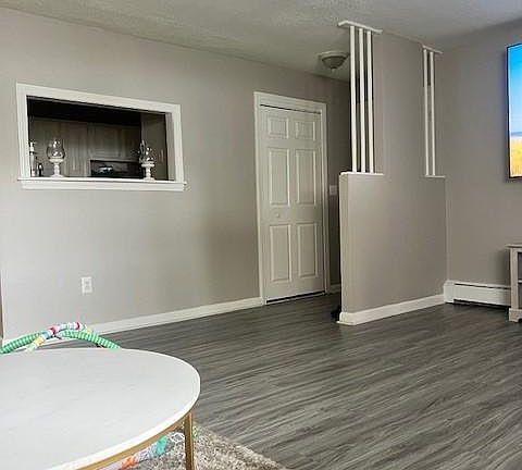 4th image of 70 Oaklawn Ave