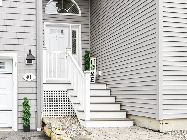 41 Winchester Drive, Hampstead, NH 03826